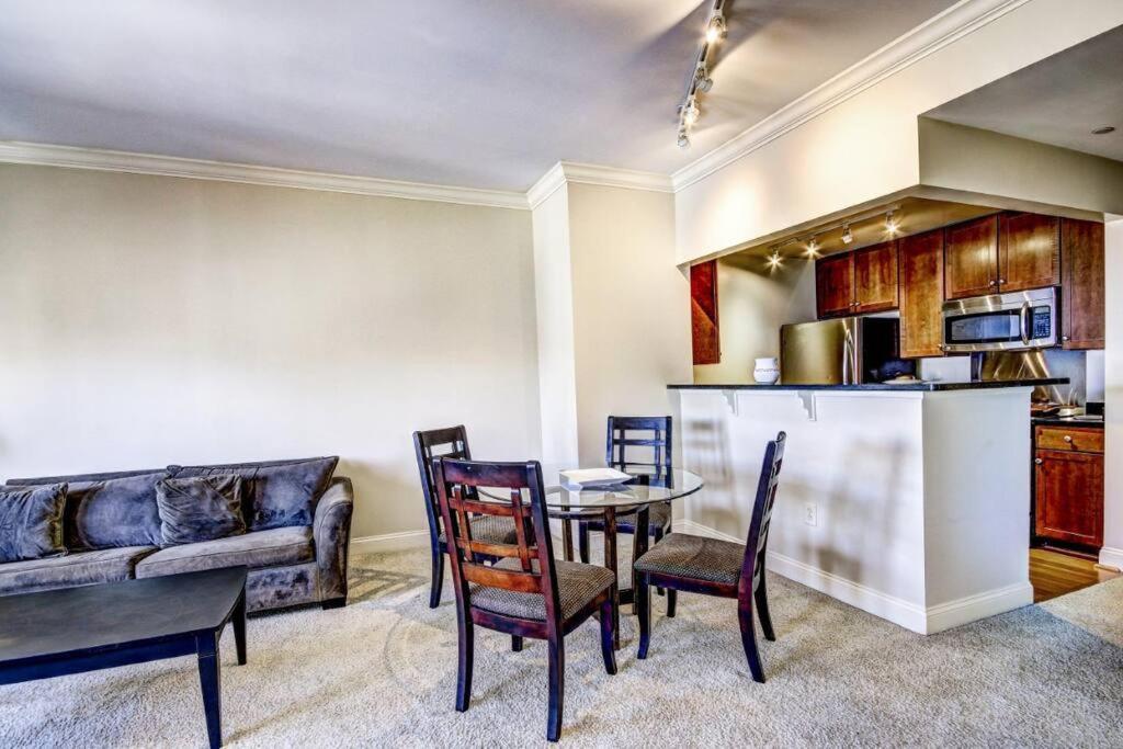 Chase Penthouse At 39 West Baltimore Inner Harbor Convention Center Free Indoor Parking One And Two Bedrooms Экстерьер фото