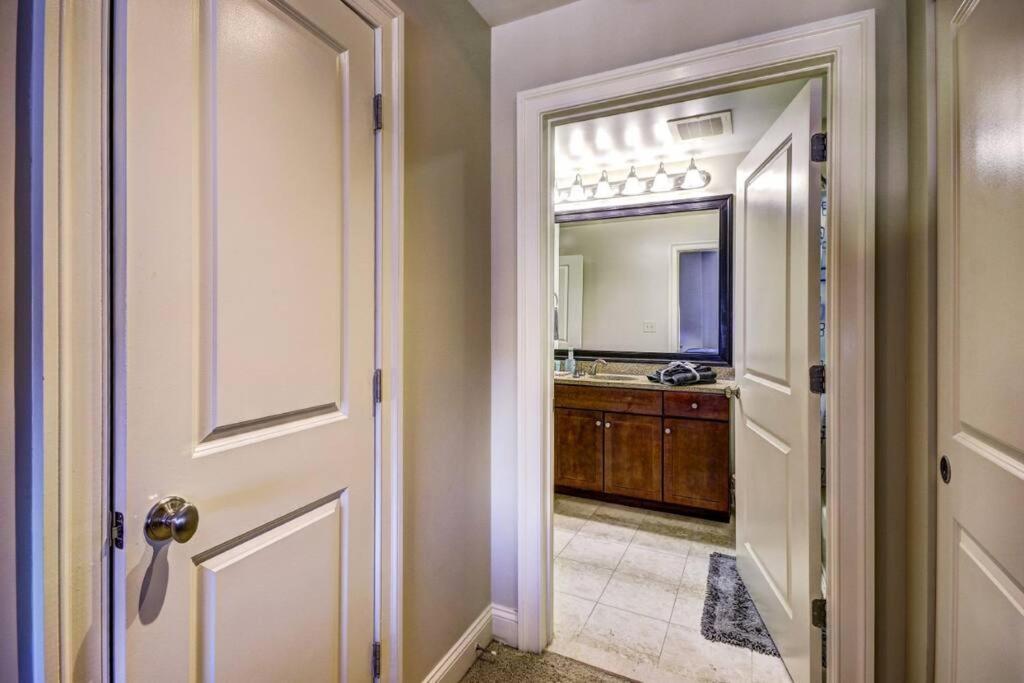 Chase Penthouse At 39 West Baltimore Inner Harbor Convention Center Free Indoor Parking One And Two Bedrooms Экстерьер фото