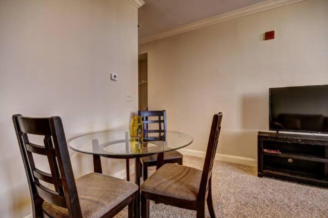Chase Penthouse At 39 West Baltimore Inner Harbor Convention Center Free Indoor Parking One And Two Bedrooms Экстерьер фото